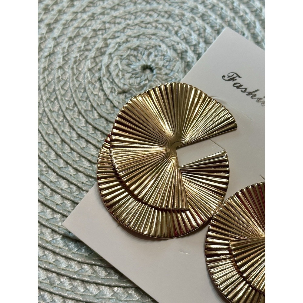 New Metallic Gold Pleated Fan Statement Earrings Geometric Ribbed Accordian Stud